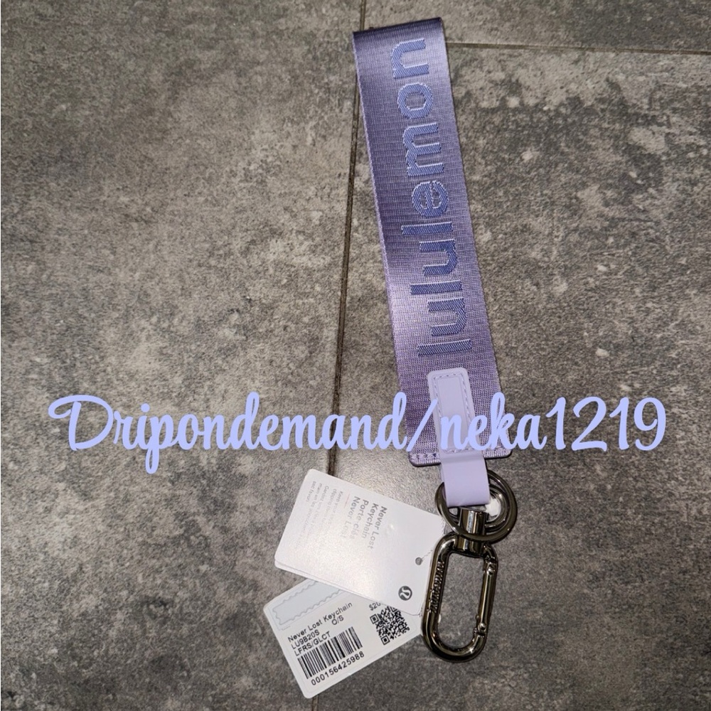 Lululemon Never Lost Keychain- Lavender Frost/Galactic Cobalt - Picture 3 of 4